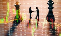 金价突破3300美元！有人从亏4万到赚7万元！95后女生贷款30万元买金？专家已提醒